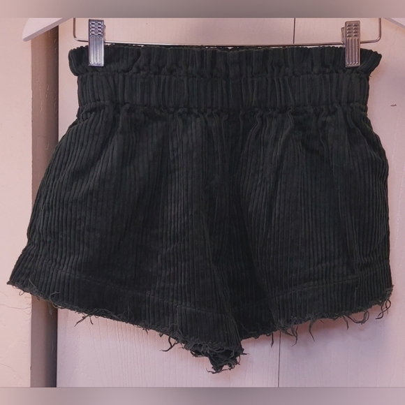Urban Outfitters Corduroy Frayed Hem Shorts Size XS Forest Green Paper bag Waist - Picture 10 of 10